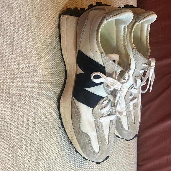 New Balance 327–read description! - Picture 5 of 11